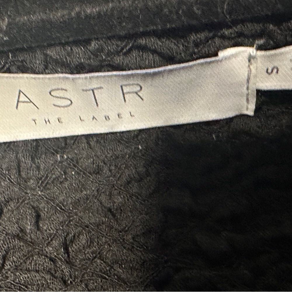 Astr Black Garment - Picture 5 of 5